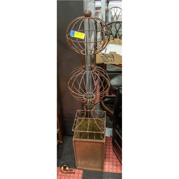METAL DECORATION 54" HIGH