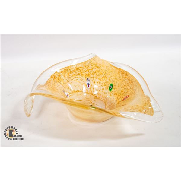 VINTAGE ART GLASS BOWL