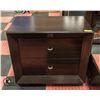 Image 2 : QUEEN SIZE BEDFRAME WITH 2 MATCHING NIGHTSTANDS