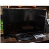 Image 1 : TOSHIBA 40" 1080P LCD TV WITH REMOTE/HDMI