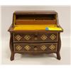 Image 2 : MUSICAL JEWELRY BOX