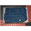 Image 1 : NEW MEN'S JEAN LEVI STRAUSS WAIST 44 2 PAIRS
