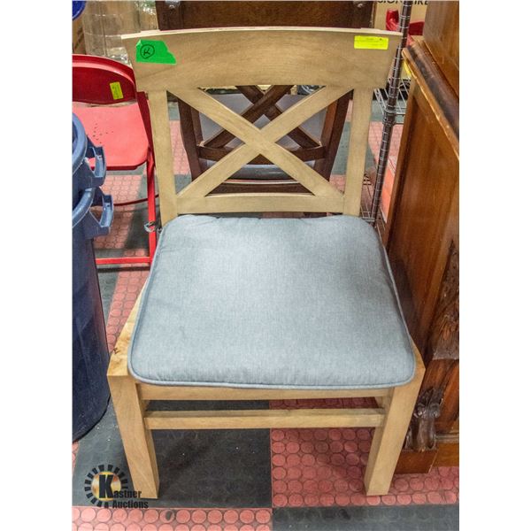 SINGLE SOLID WOOD CHAIR