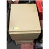 Image 1 : DROP LEAF METAL TABLE