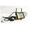 Image 1 : PORTABLE HALOGEN WORK/FLOODLIGHT 10FT CORD 500W