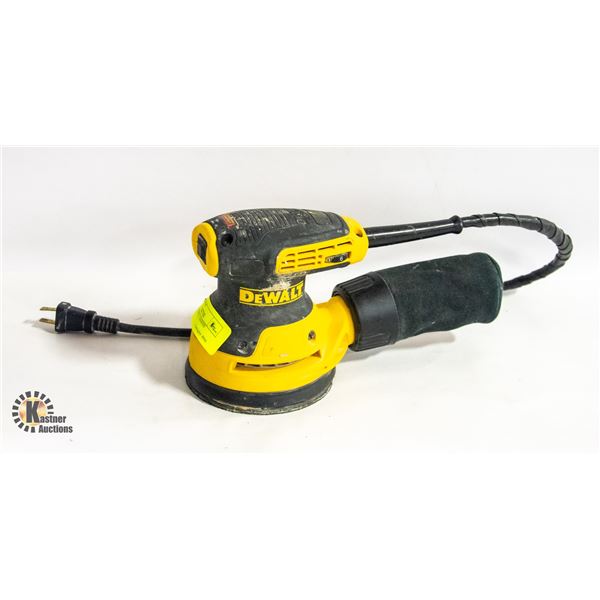 DEWALT ORBITAL SANDER