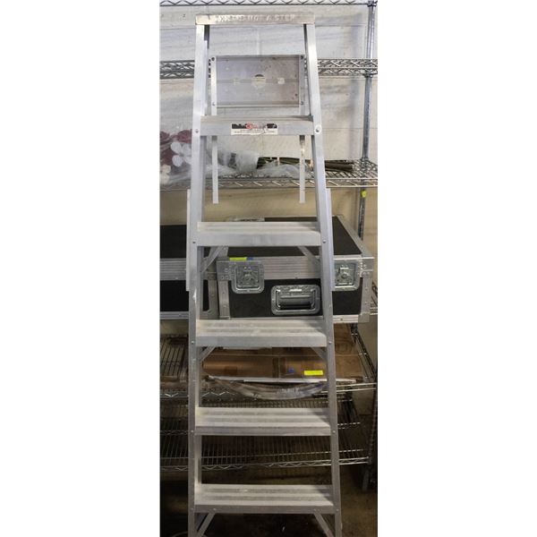 ALUMINIUM LADDER