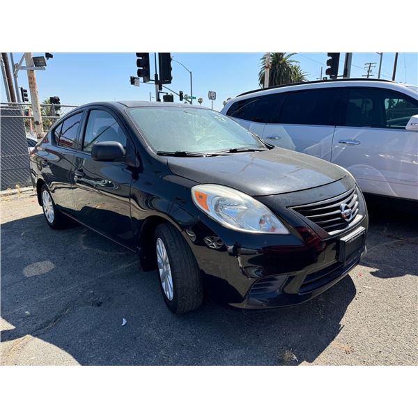 2012 Nissan Versa - CLEAN/