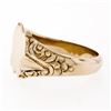 Image 6 : Men's Vintage 14K Yellow Gold Engraveable Shield Center Etched Shank Signet Ring