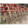 Image 6 : International 45Vibra Shank Cultivator 16' with Hydraulic