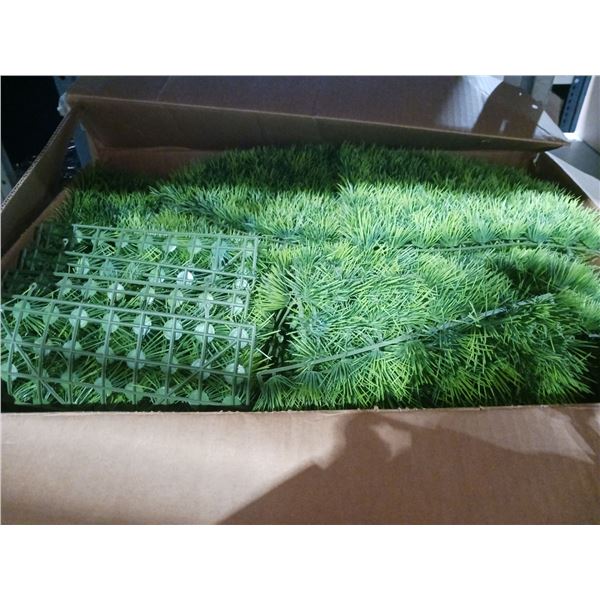 Artificial Grass 9.5x9.5, 43 Pieces