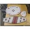 Image 1 : 3 Ukrainian patterned pieces (tray chipped)