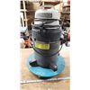 Image 6 : Shop Vac 5gal 6.0 amps wet/dry vac - w/ accessories & Vintage bissel floor sweeper