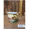 Image 4 : Vintage Nippon Porcelain Hand Painted Cream and Sugar Set