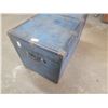 Image 2 : vintage blue trunk