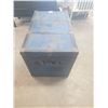 Image 3 : vintage blue trunk