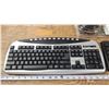 Image 2 : 2 Keyboards & CD/DVD cleaning system