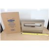 Image 1 : DISTRIBUTEUR DE COUVRE-SIÈGES DE TOILETTES BOBRICK B-221