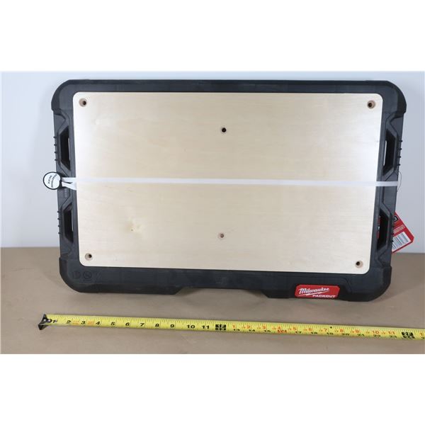 SURFACE DE TRAVAIL PERSONNALISABLE PACKOUT MILWAUKEE 48-22-8488