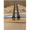 Image 2 : BRISE-VIDE CHROMÉ 1-1/2" X 24-1/2" TOTO 10075T1L