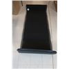 Image 4 : TAPIS ANTIFATIGUE PLAQUE DIAMANTÉE ULTRASOFT 3'x8' - NOIR WEARWELL 414.1516X3X8BK