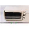 Image 1 : Black & Decker Toaster Oven - Powers On, as is - 17" x 12" 9"