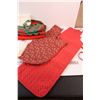 Image 2 : Mama & Mini Christmas Aprons, Tablecloth, Placemats & Towels