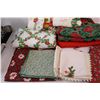Image 4 : Mama & Mini Christmas Aprons, Tablecloth, Placemats & Towels