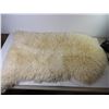 Image 2 : Lambskin Rug and Cushion
