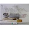 Image 1 : (4) Mason Glass Drinking Jars, Box of Post it Notes, Cheese Cutting Tray, Kitchen Items and misc.