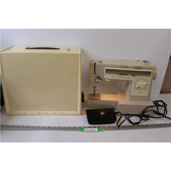 Singer Stylist 533 Sewing Machine - Powers On, As is