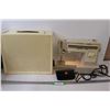 Image 1 : Singer Stylist 533 Sewing Machine - Powers On, As is