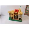 Image 4 : Vintage Fisher Price Castle