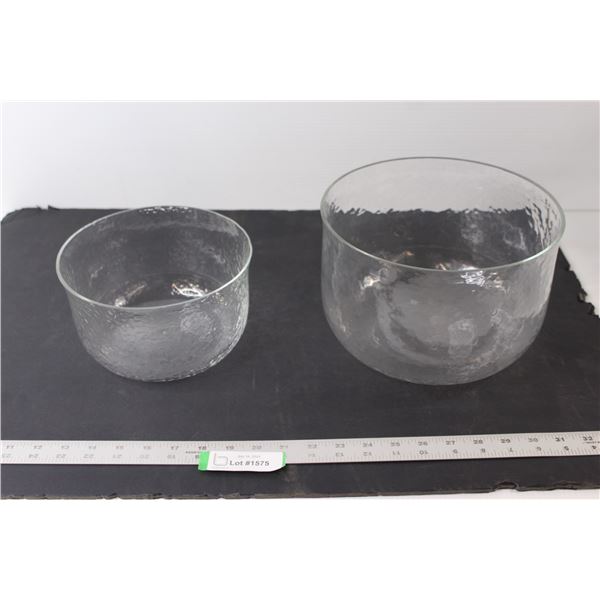 (2 Glass Bowls