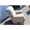 Image 2 : **Recliner with Removeable Back