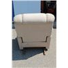 Image 3 : **Recliner with Removeable Back