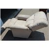 Image 4 : **Recliner with Removeable Back