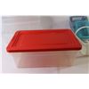 Image 2 : Large Rubbermaid Container w/Lid - Plastic Basketys - Plastic Containers w/Lids