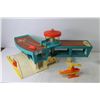 Image 4 : Fisher Price Airport w/Airplane & Helicopter