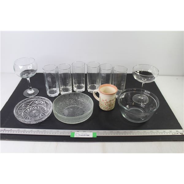 (8) Glasses - Glass Bowls - Cup