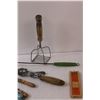 Image 4 : Vintage Items: Popcorn Maker, Mashed Potato, Ice Cream Scoop, Curling Iron, Misc.