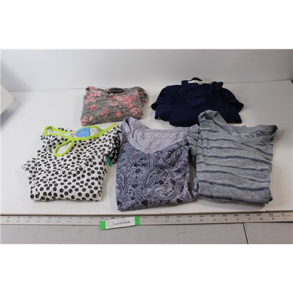 (5) Ladies Shirts - Sizes M-XL