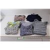 Image 1 : (5) Ladies Shirts - Sizes M-XL