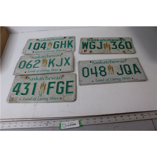 (5) Saskatchewan Licence Plates