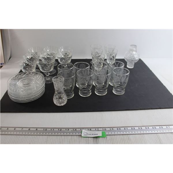 30-Pieces Glassware and Crystalware