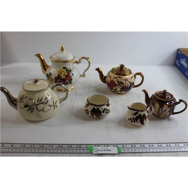 (4) Teapots, Cream and Sugar