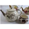 Image 3 : (4) Teapots, Cream and Sugar