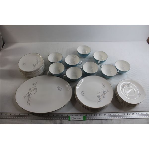 (40) Piece Royal Doulton Summer Song Dish Set