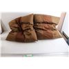 Image 1 : (2) Brown Pillows