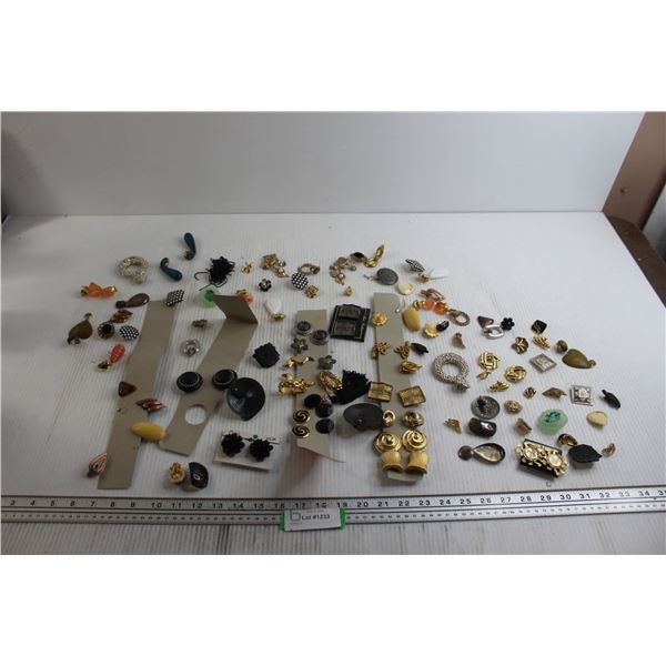 (10+) Costume Jewelry Earrings - Assorted